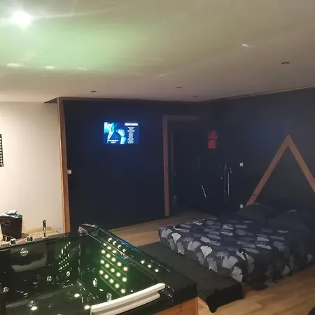 Love-room L'eden Du Desir بيت للعطل *